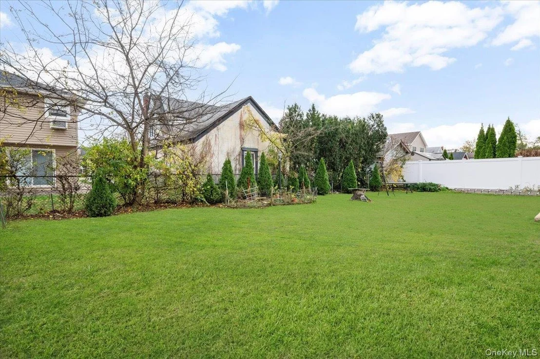 Photo of 962 Washington Street