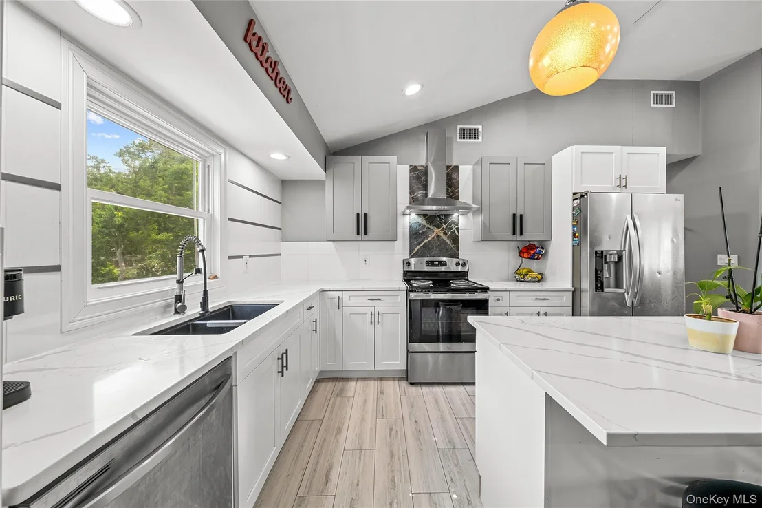 Photo of 71 Bushwick Avenue