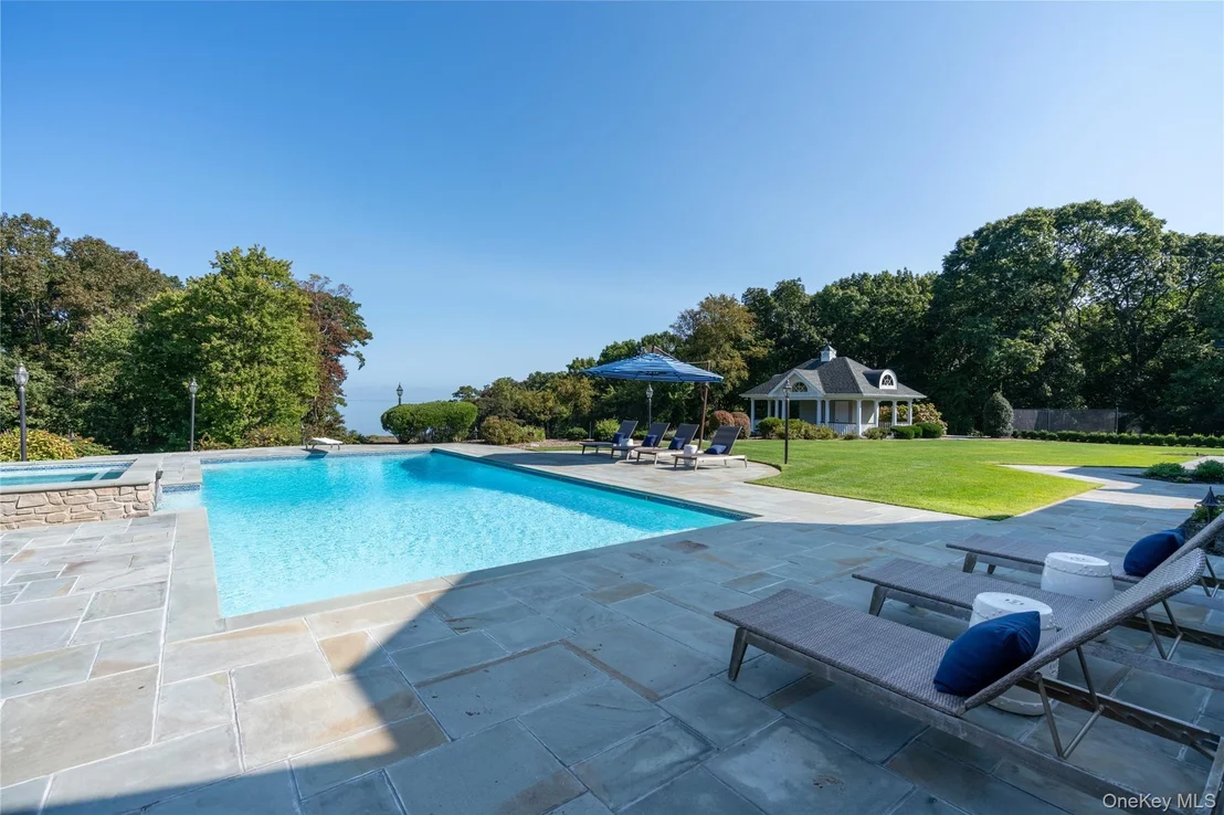 Photo of 697 Short Beach Road