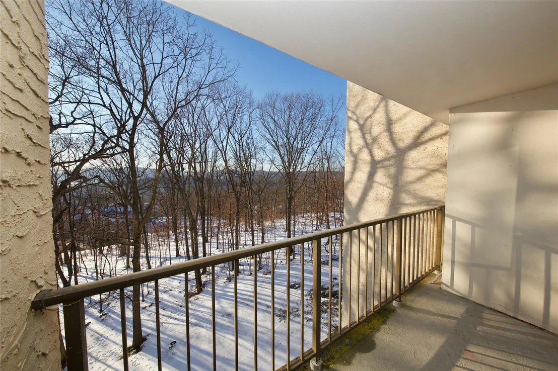 Photo of Unit 5E at 150 Overlook