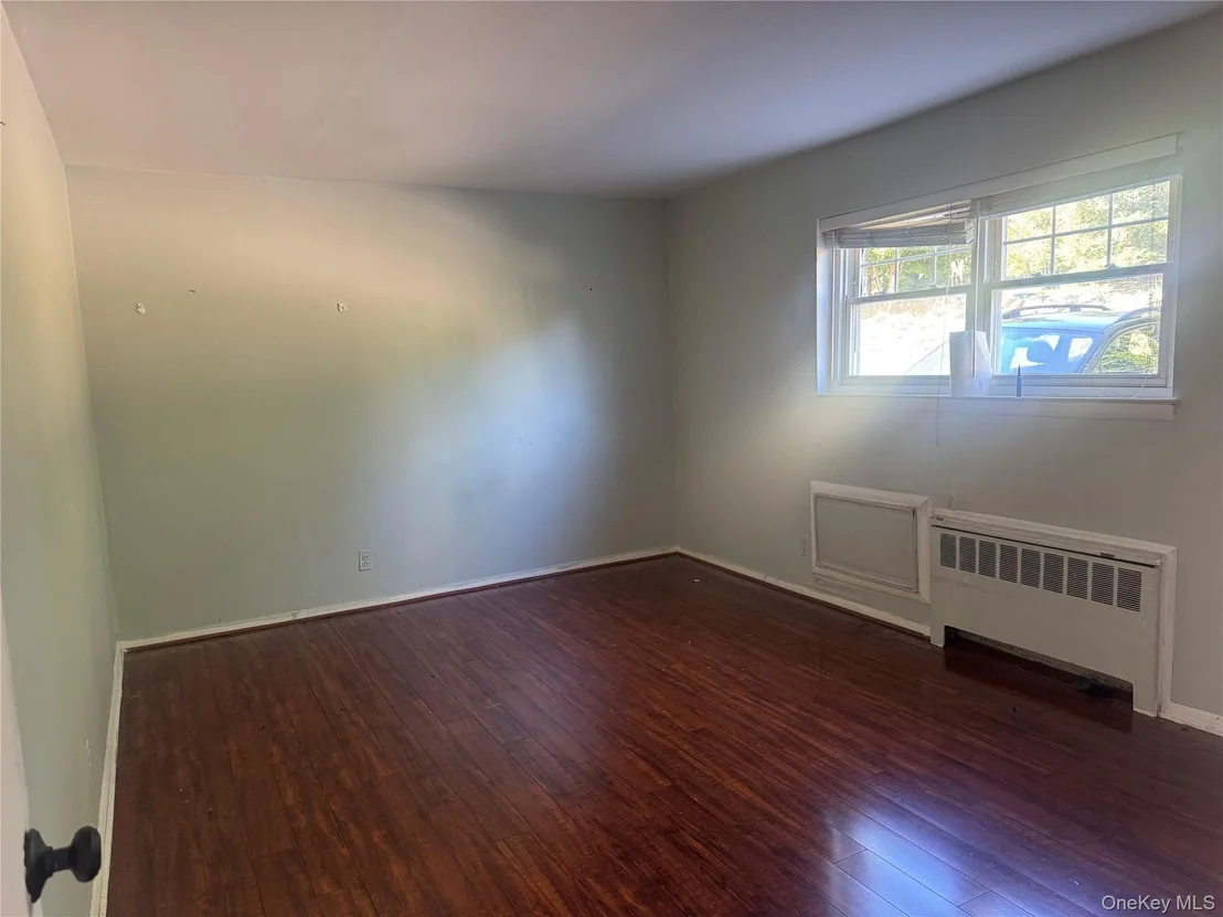Photo of Unit F6 at 1879 Crompond Road