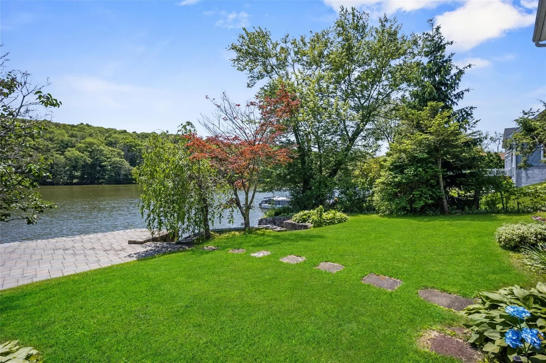 Photo of 65 Lakeside Road