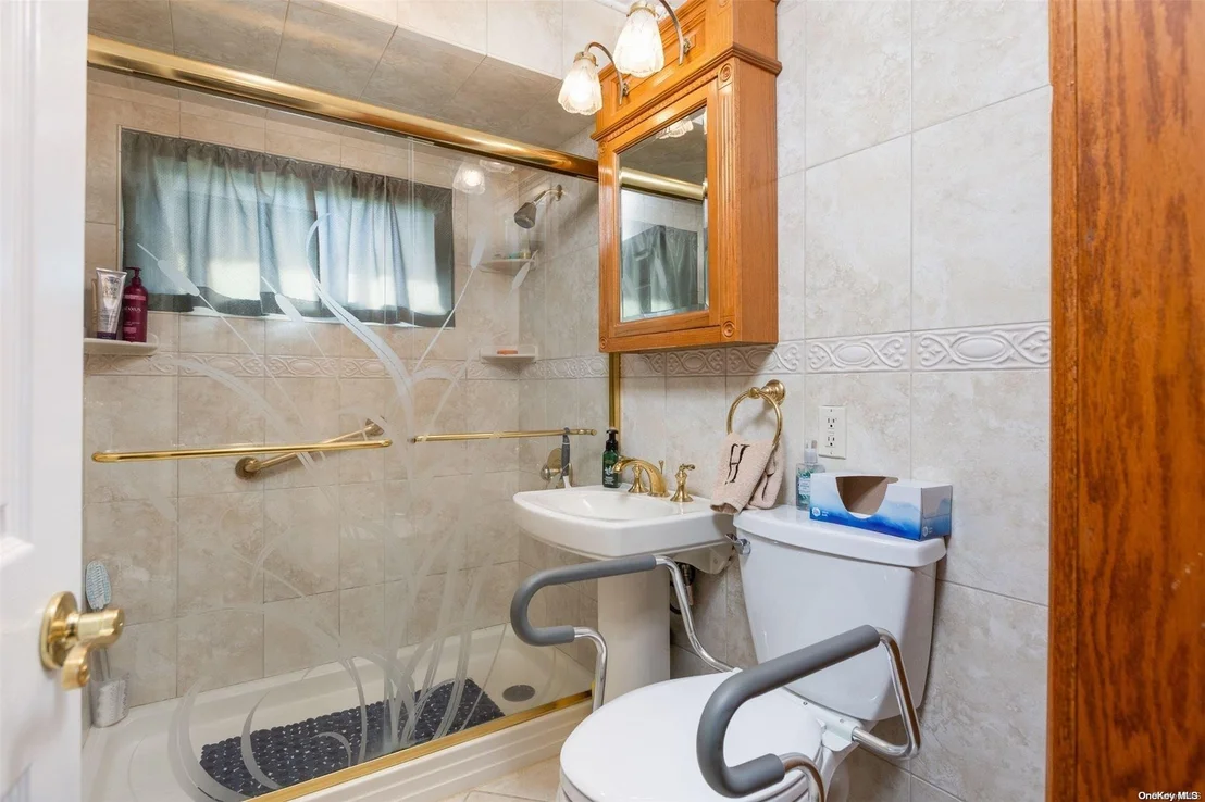 Photo of 350 Blacksmith Road W