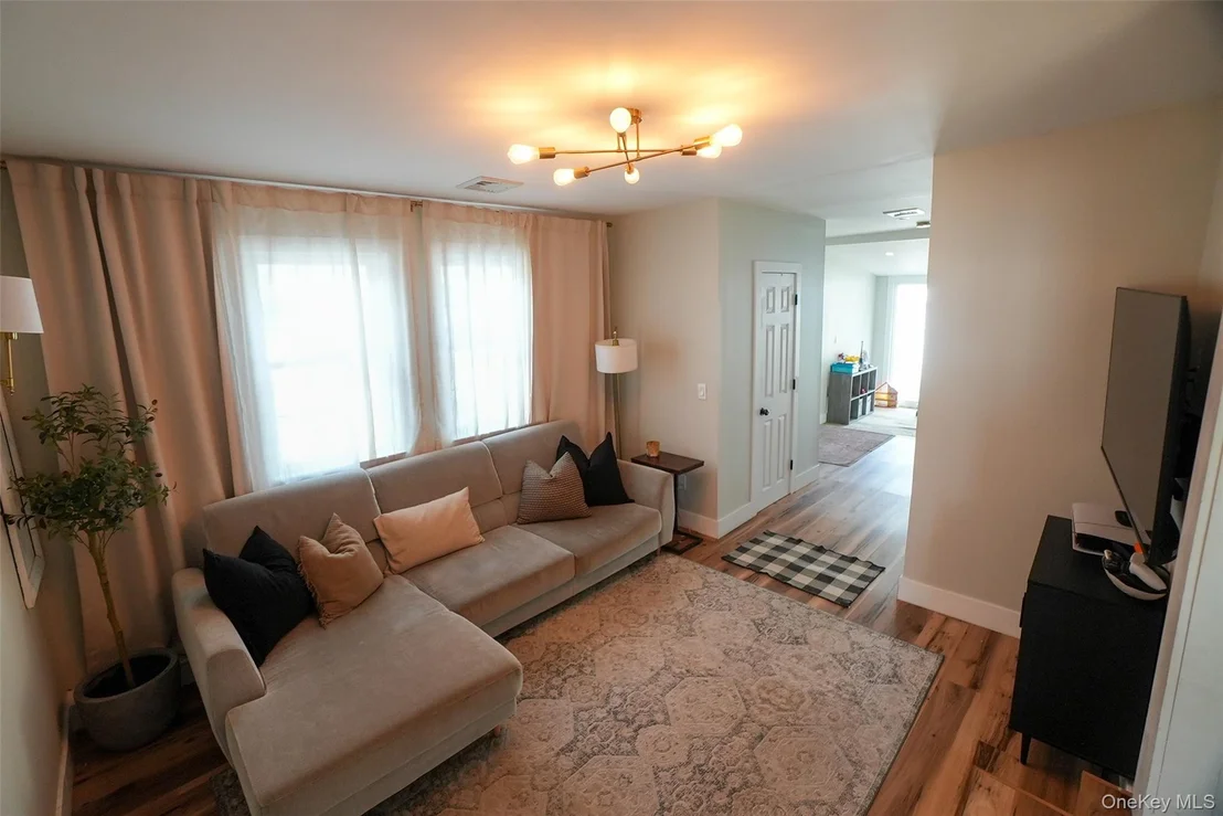 Photo of 1026 Howells Road