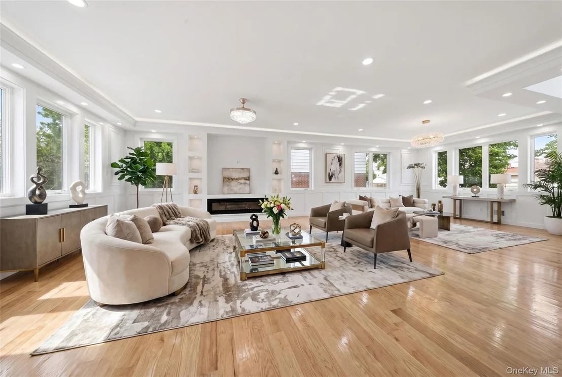 Photo of 387 Sherbourne Road
