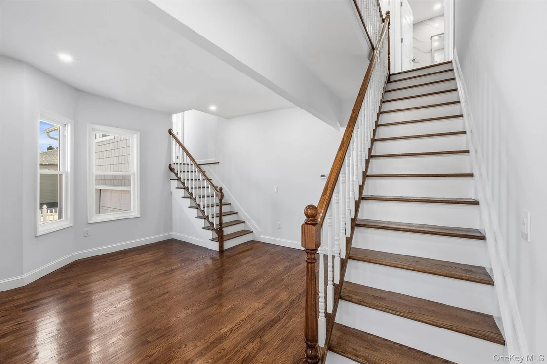 Photo of 22 Colonial Avenue