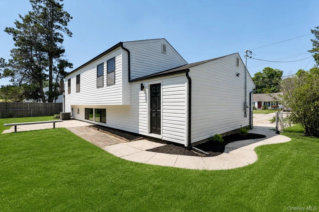 Photo of 933 Thompson Drive