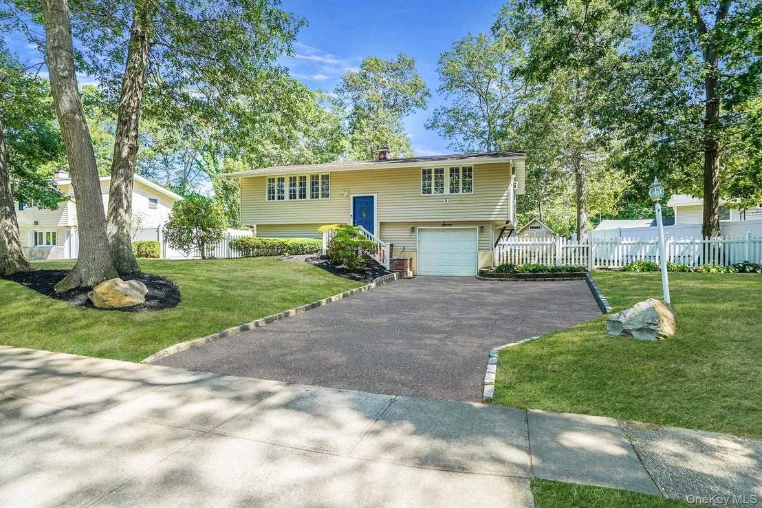 Photo of 7 Deepdale Drive
