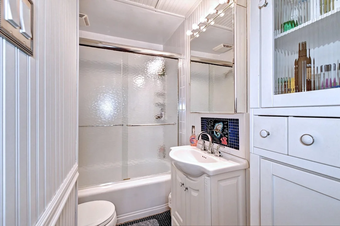 Photo of 48 Pershing Avenue