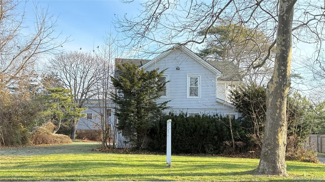 Photo of 982 Roanoke Avenue