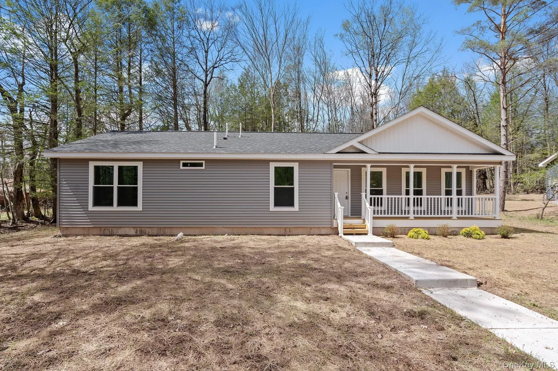 Photo of 45 Pinehurst Drive W