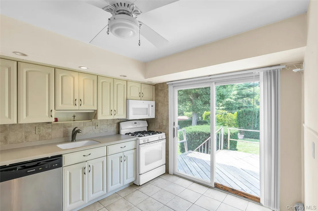 Photo of 4 Crabapple Lane