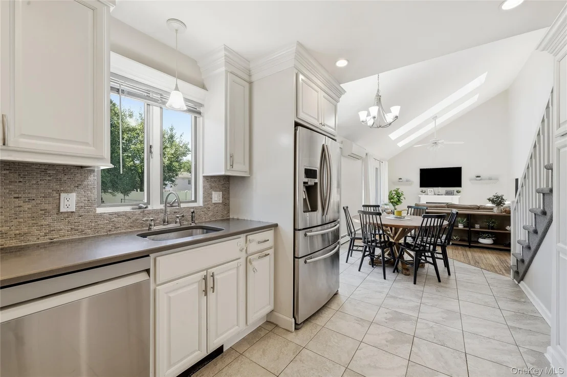 Photo of 634 Morrison Street