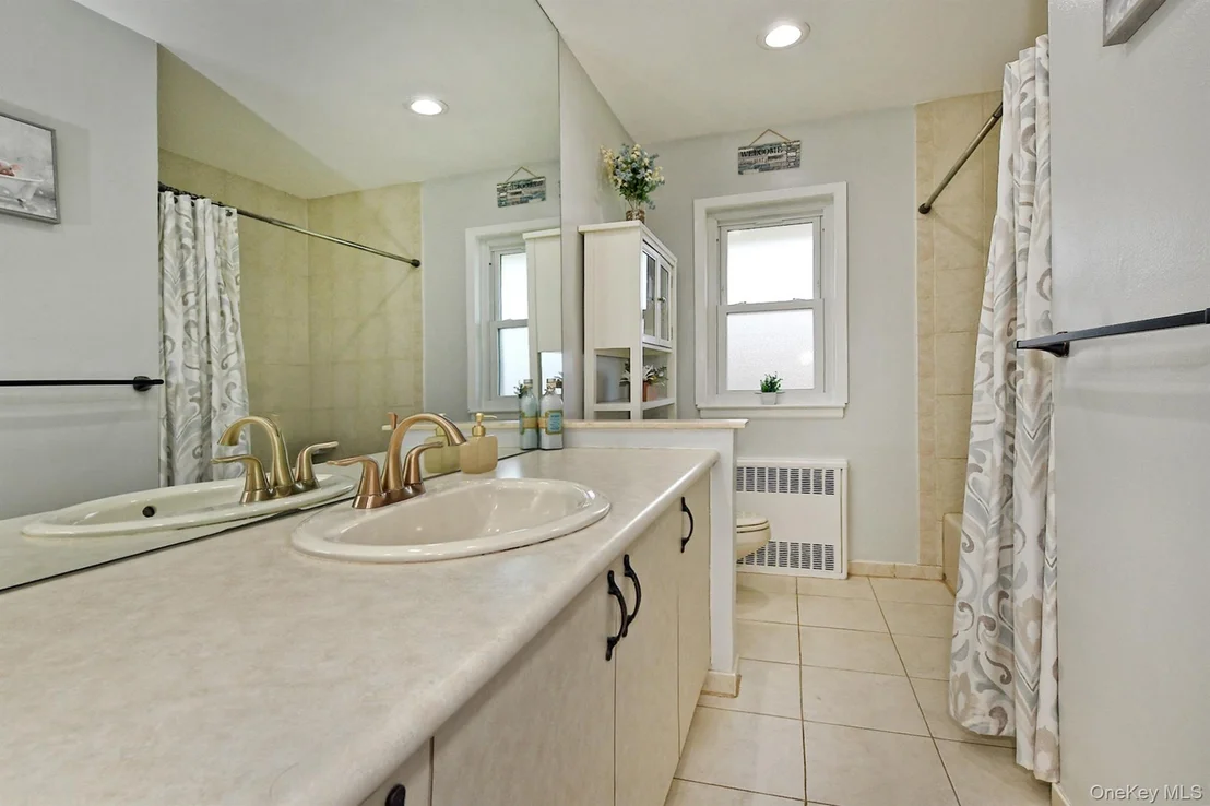 Photo of 4039 Hahn Avenue