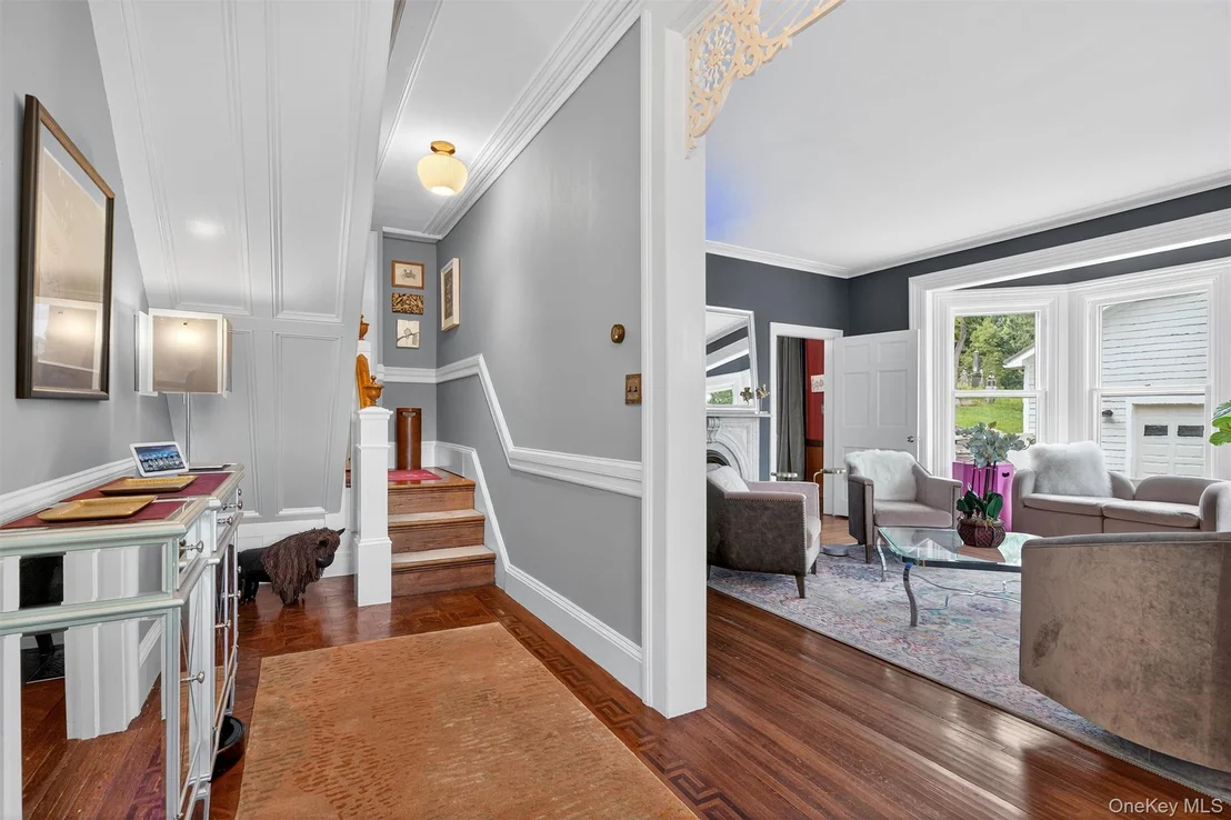 Photo of 1657 River Road
