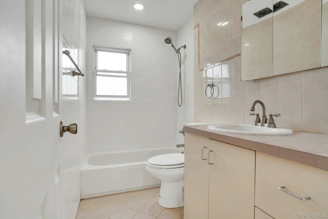 Photo of 44 Delaware Avenue
