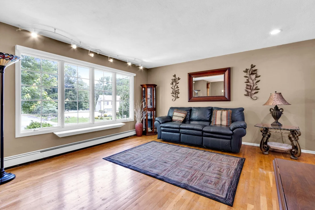 Photo of 42 Robin Drive