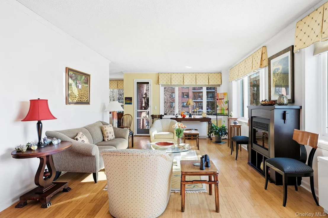 Photo of Unit 2E2 at 16 Rockledge Avenue