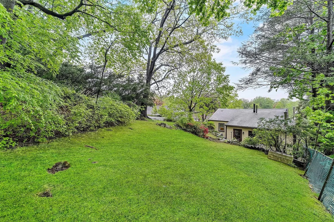 Photo of 16 Garretson Road