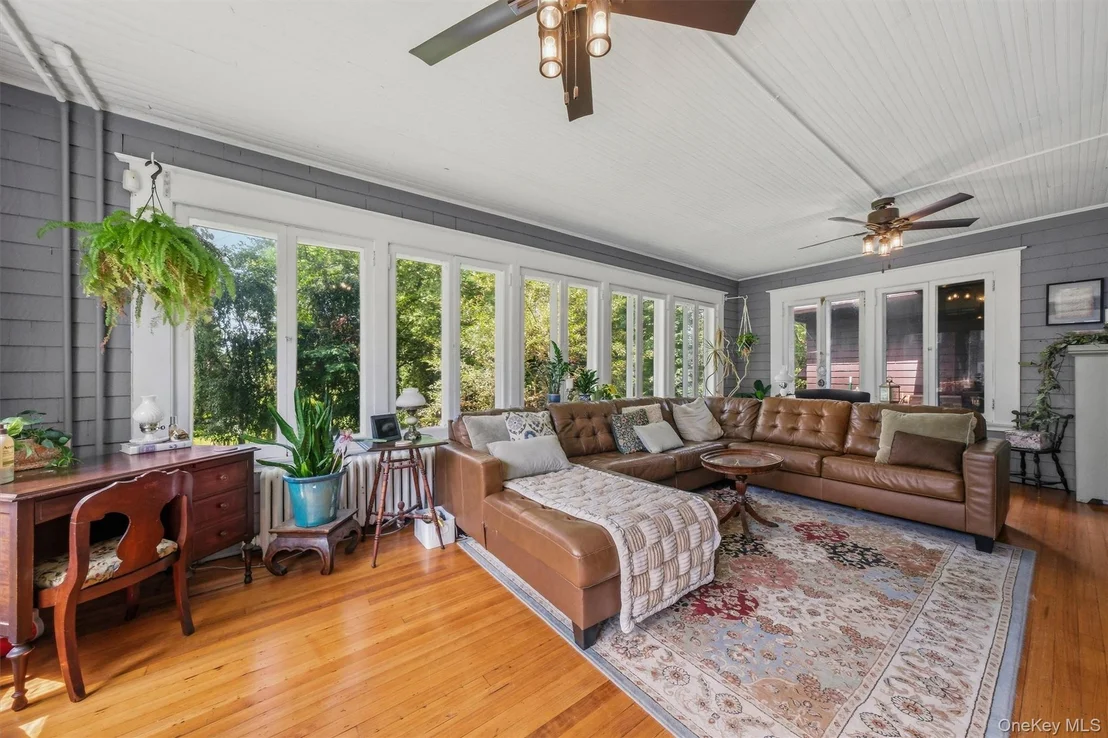 Photo of 83 Hooker Avenue