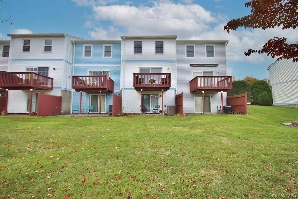 Photo of 902 Williamsburg Drive