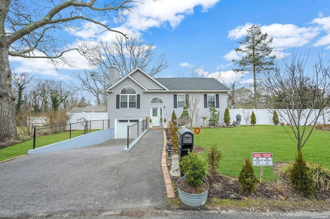 Photo of 182 Lynbrook Drive