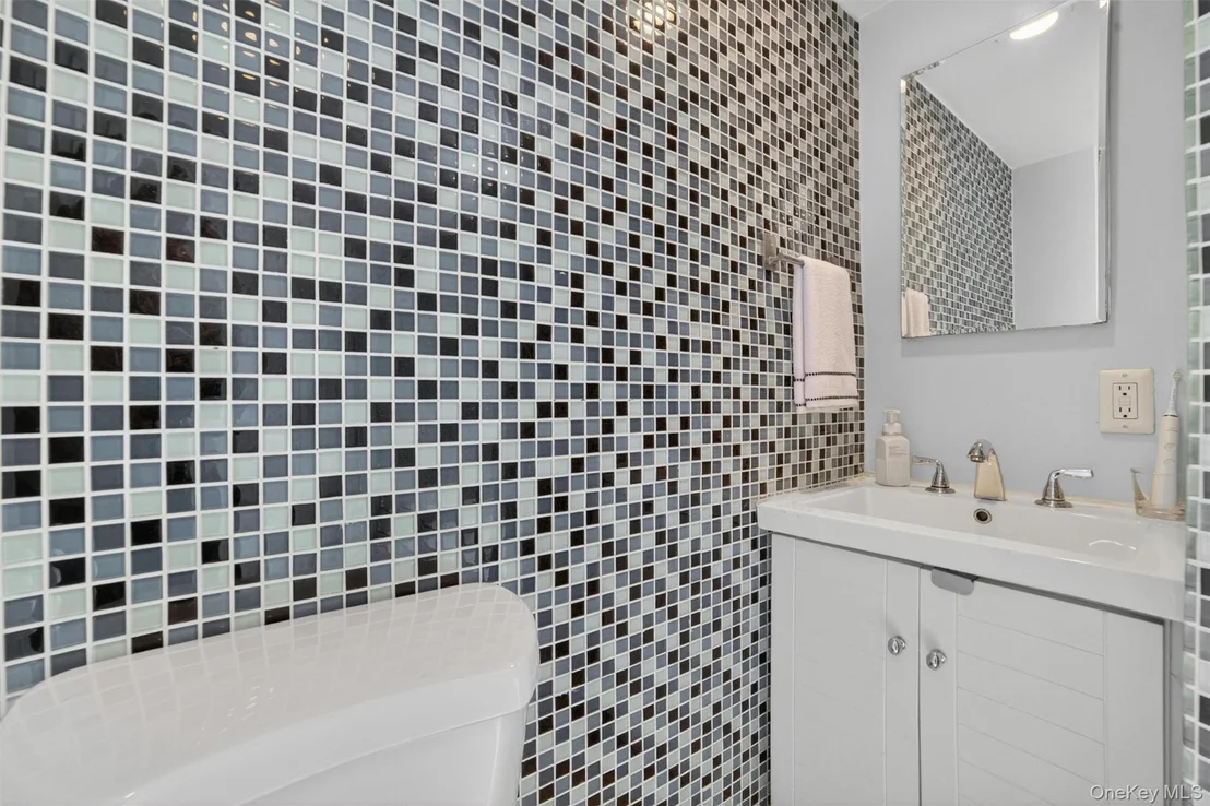 Photo of 4218 Herkimer Place
