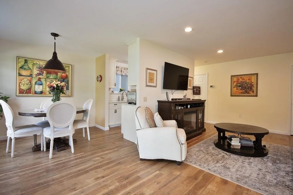 Photo of Unit B at 800 Commons Way