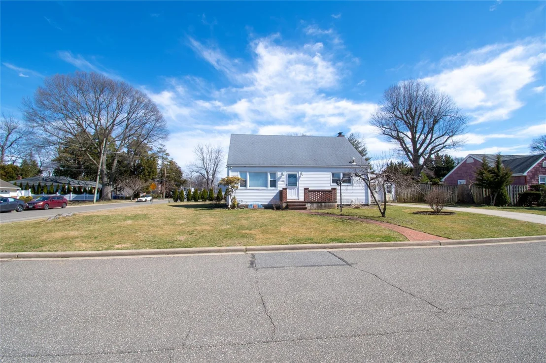 Photo of 2135 Maple Street
