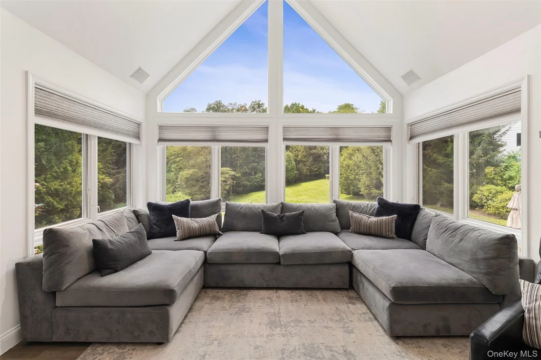 Photo of 33 Hillandale Road