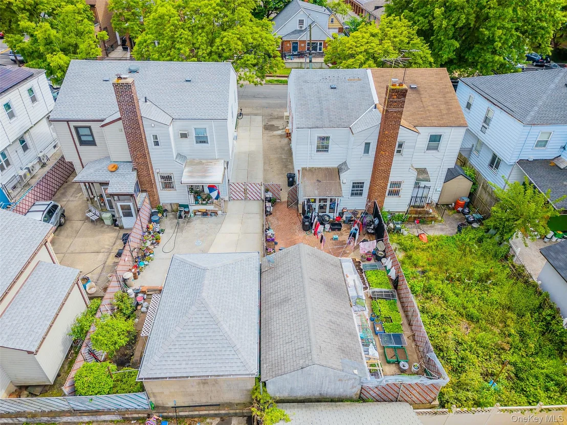 Photo of 15911 65th Avenue
