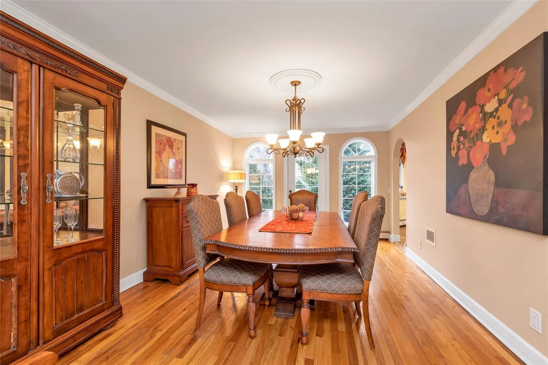 Photo of 355 Divot Road