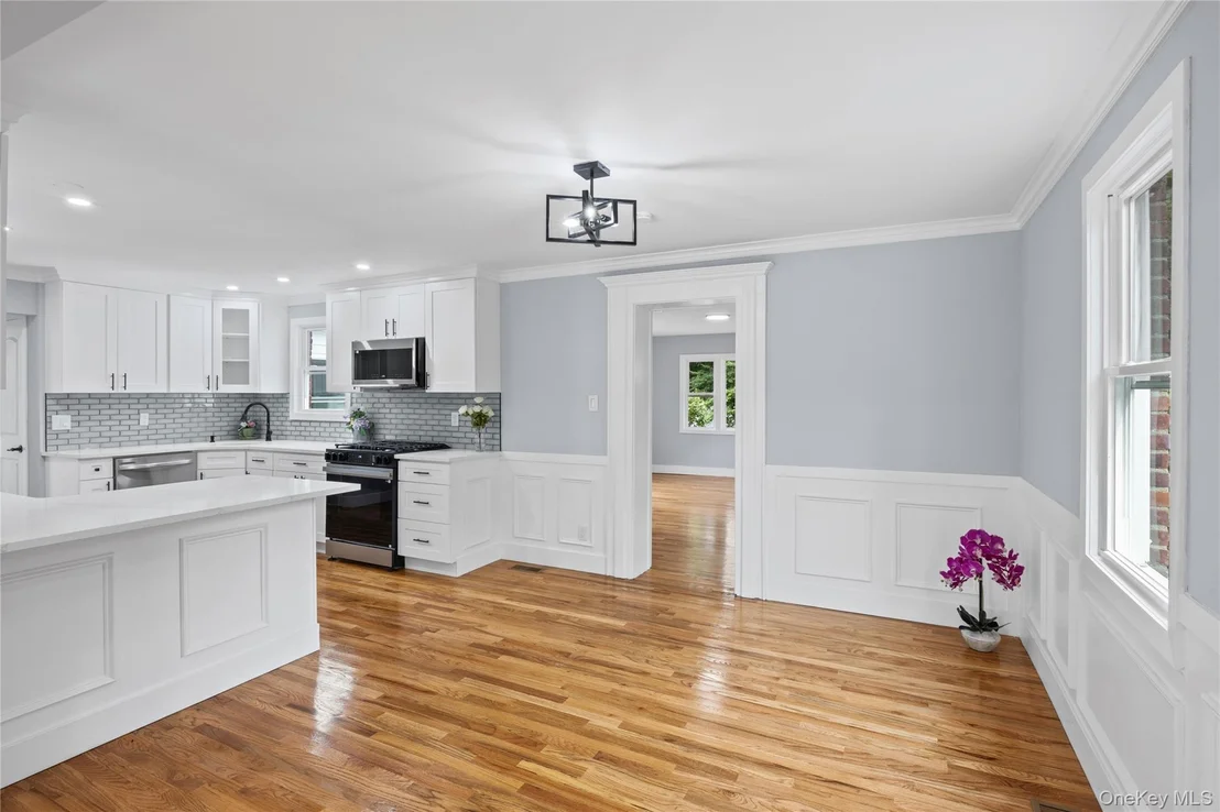 Photo of 81 Rowe Avenue
