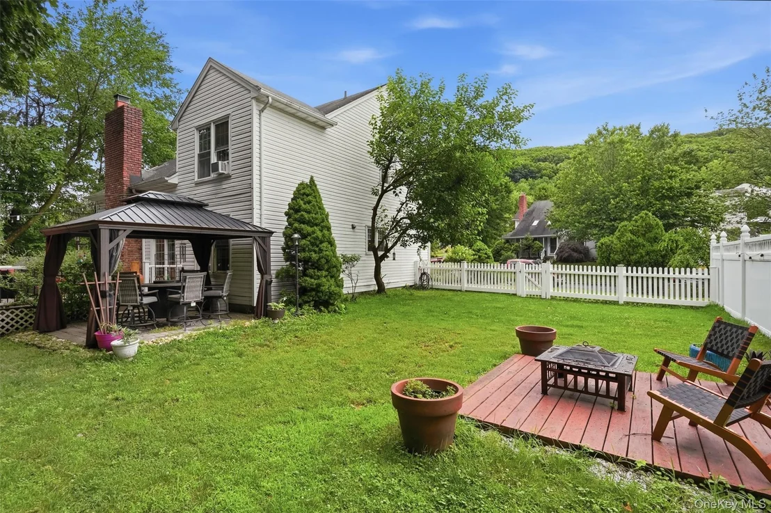 Photo of 16 Larkin Lane