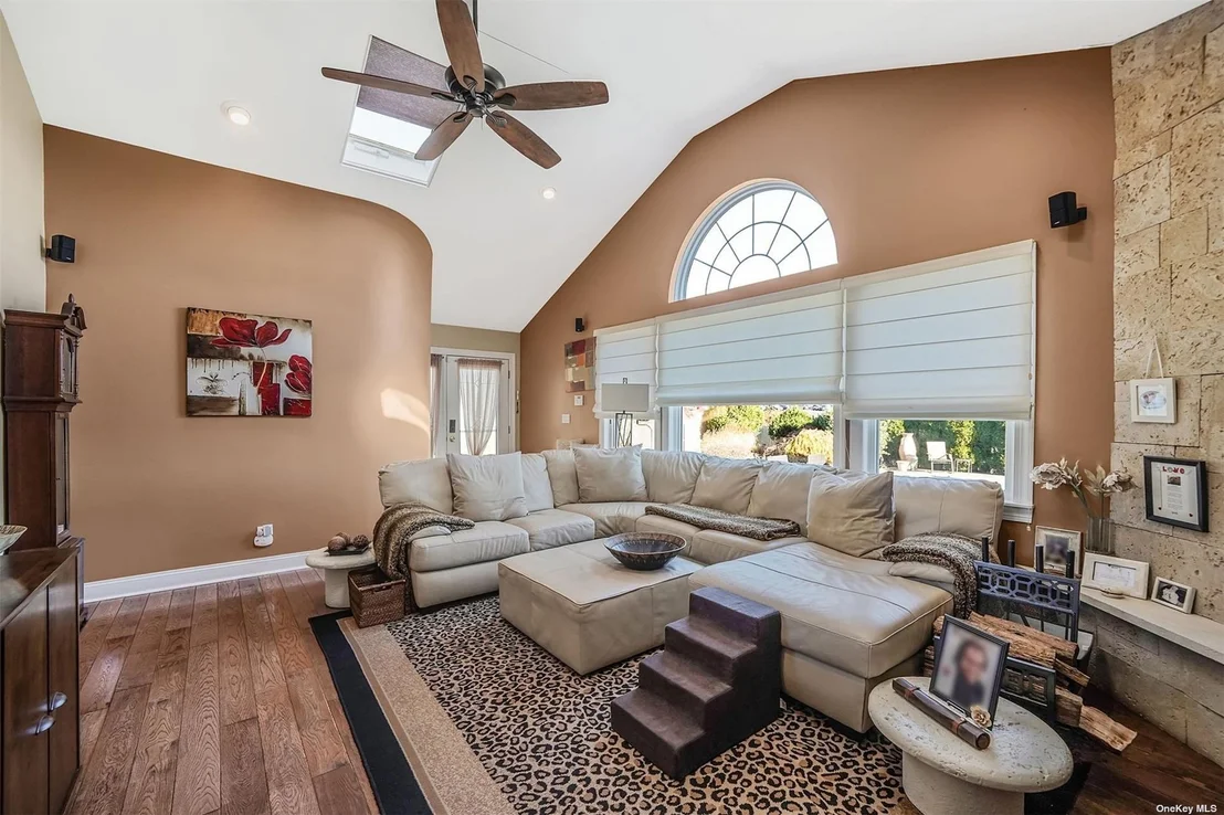 Photo of 10 Marchant Drive