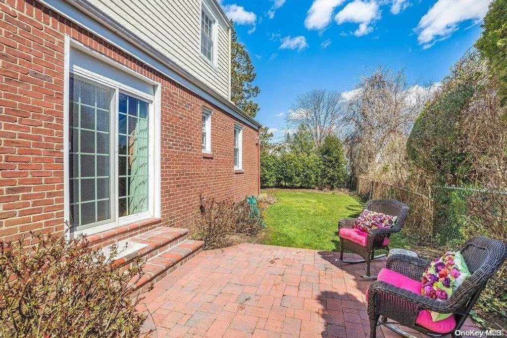 Photo of 15 Rowe Avenue