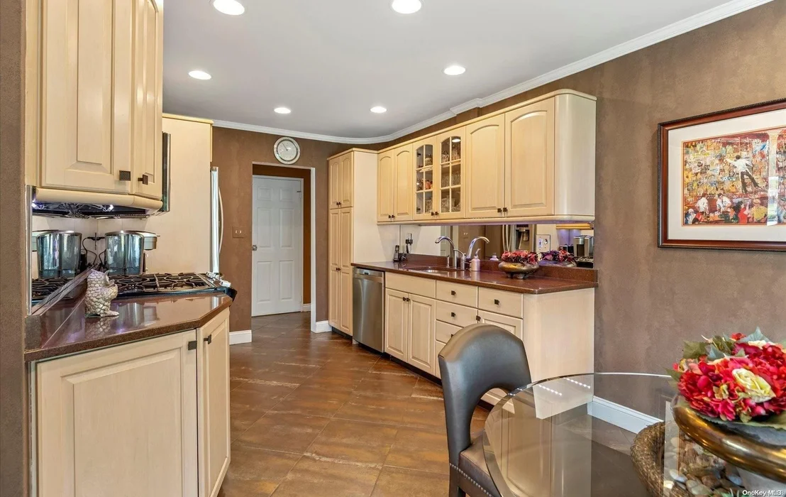 Photo of 34 Voorhis Drive