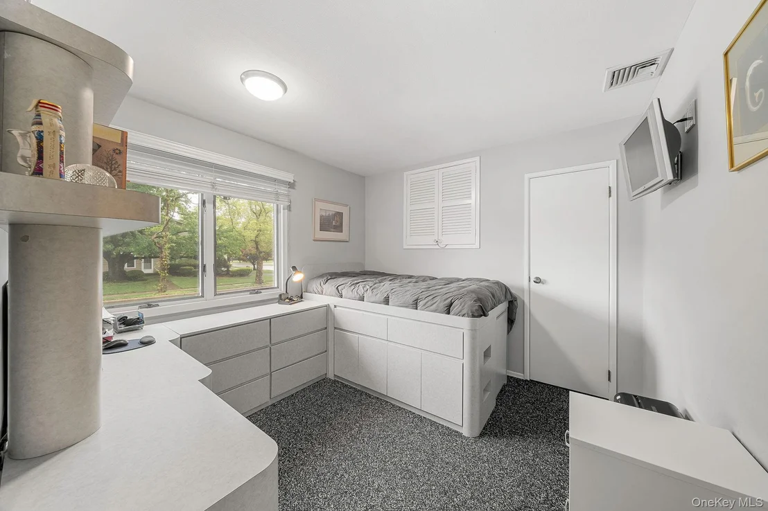 Photo of 1 Cortland Avenue