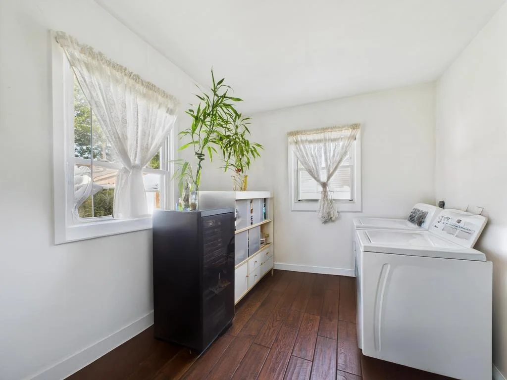 Photo of 335 Loring Road