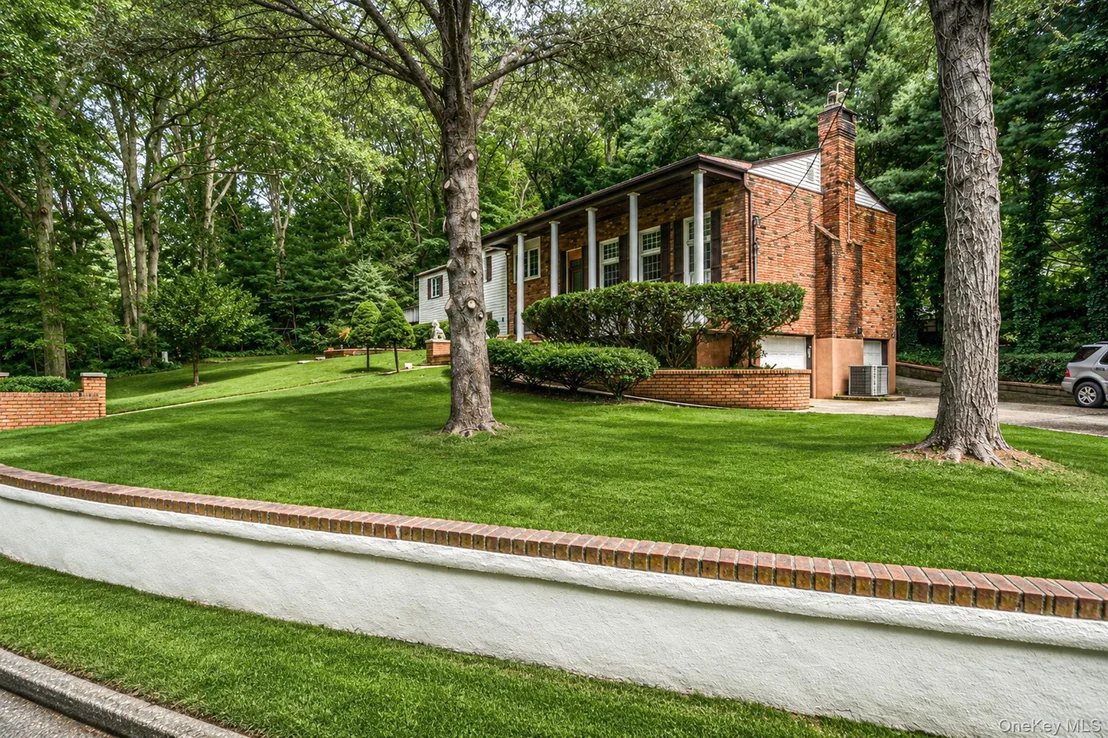 Photo of 23 Colonial Drive