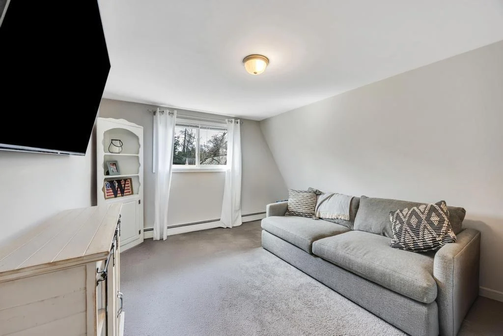 Photo of 52 Thorburn Avenue