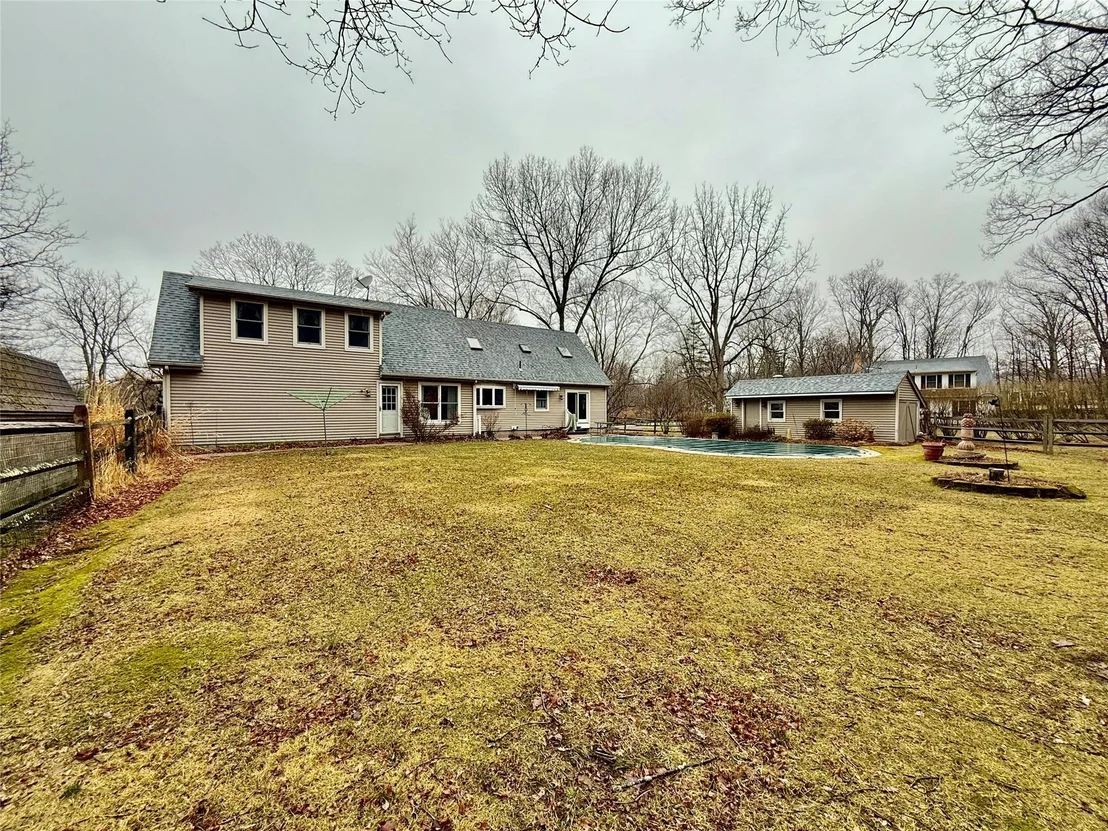 Photo of 7 Willowbrook Lane