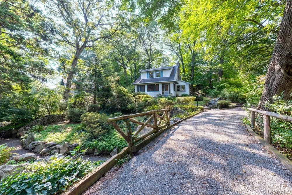 Photo of 40 Pine Brook Drive