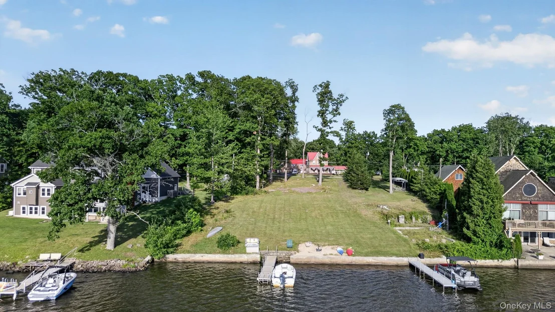 Photo of 355 Lakeside Road