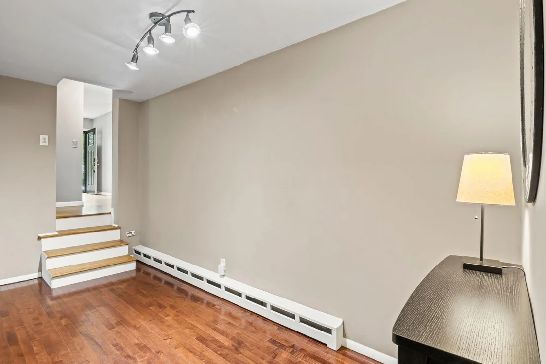 Photo of 10 Elm Avenue