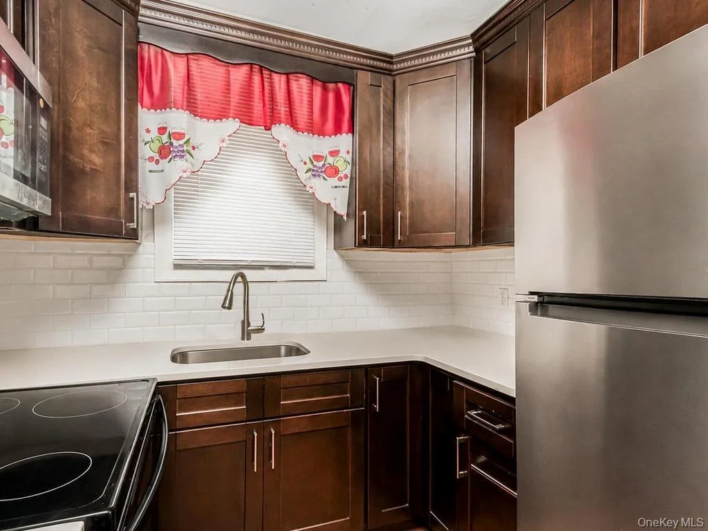 Photo of 3057 Williamsbridge Road