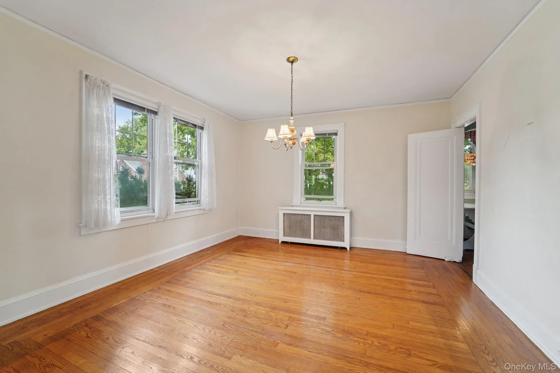Photo of 115 Morsemere Avenue