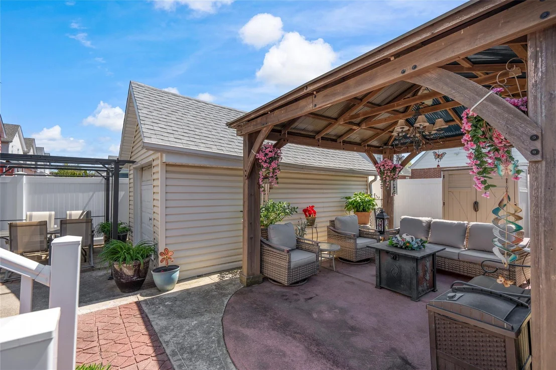 Photo of 665 Gabriel Avenue
