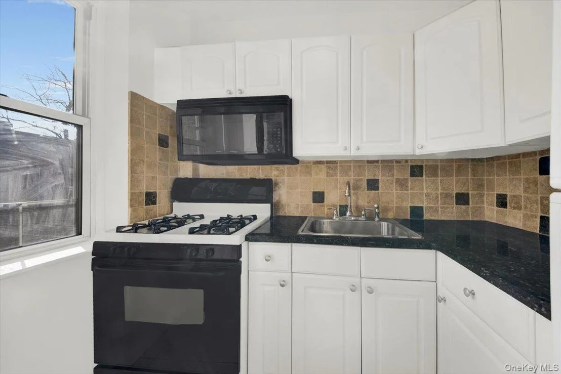Photo of Unit 3C at 811 Bronx River Road