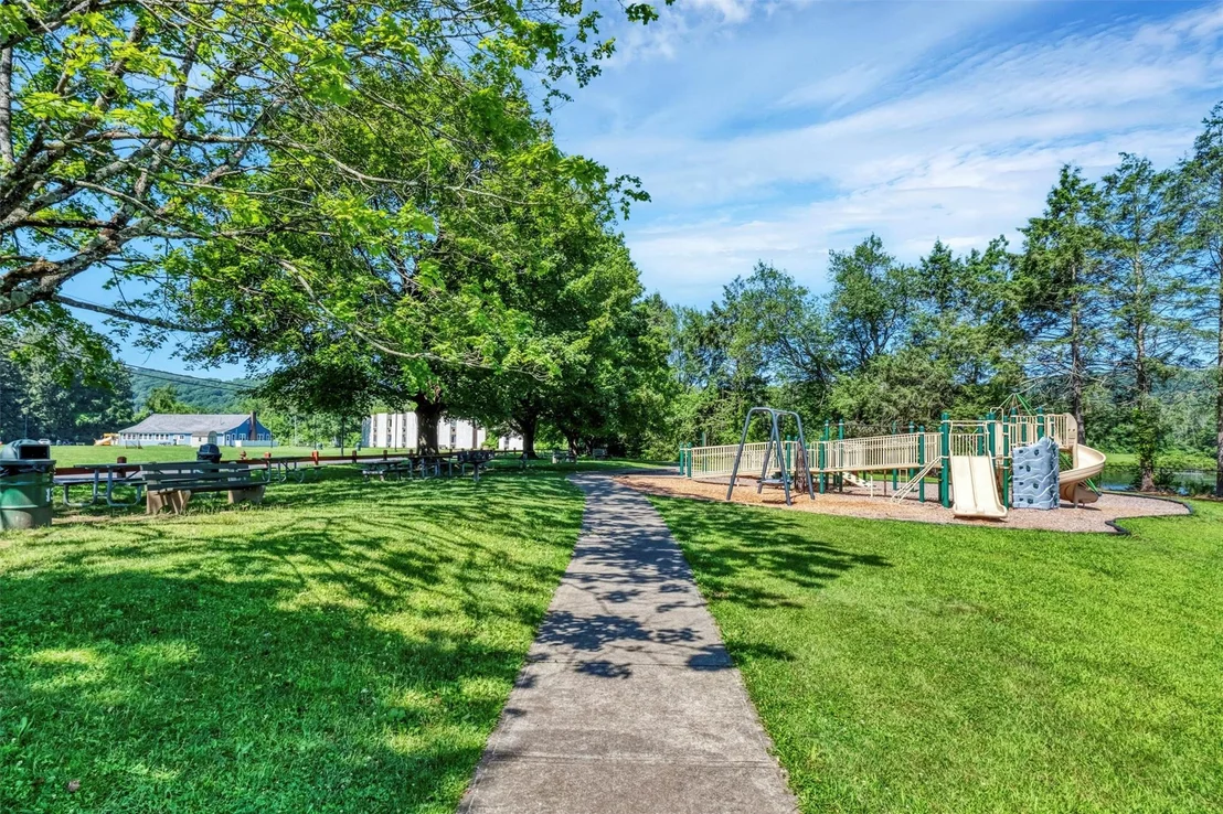 Photo of 14 Summit Avenue